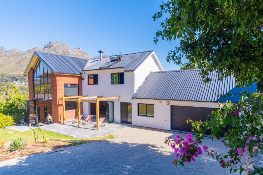 To Let 4 Bedroom Property for Rent in Valley Area Western Cape